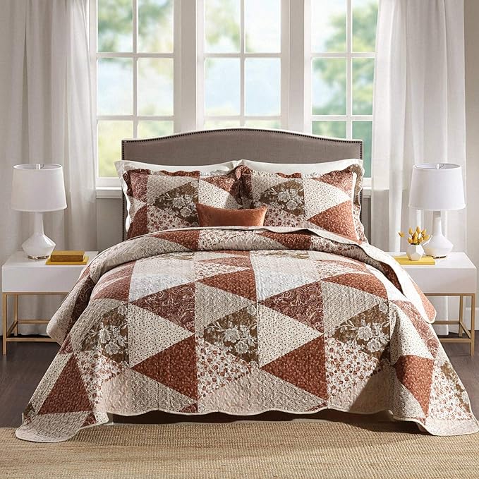 HoneiLife Queen Size 3 Piece Microfiber Quilt Set - Brown Triangle Pattern, 90x96 Inch