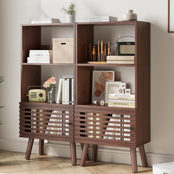 Small Bookcase, 43" H Open Shelf Cube Bookshelf with Slatted Door, Mid-Century Bookcase with 3 Cubes, Open Shelves Display Storage Cabinet for Living Room, Home Office, Walnut