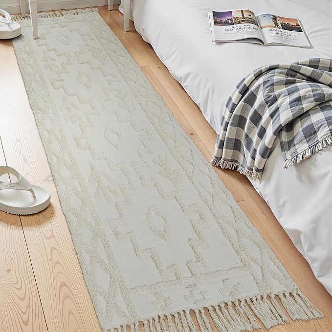 Uphome Boho Runners for Hallways 2.6' x 8', Washable Farmhouse Entryway Runner Rug, Cotton Tufted Bedroom Runner Rugs, Bohemian Tribal Aesthetic Rug for Kitchen Doorway Bathroom Living Room, Beige