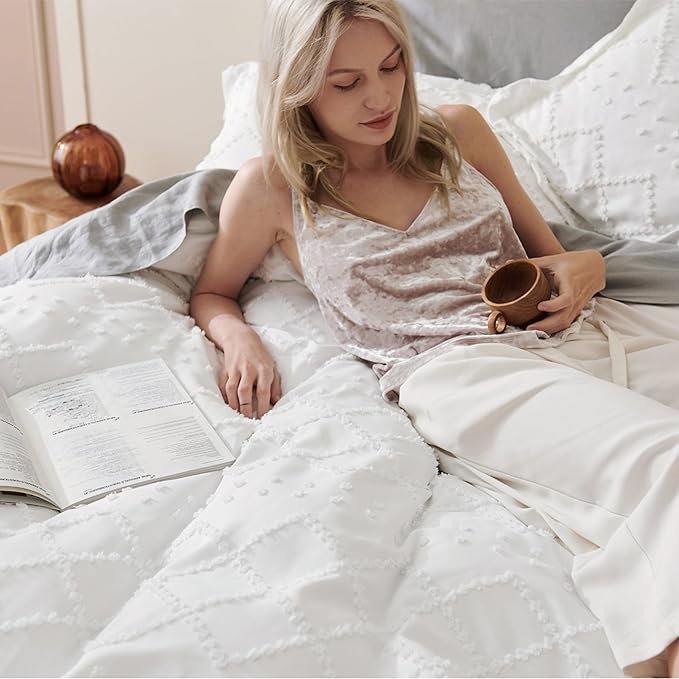 Bedsure Boho Duvet Cover King Size - Light Grey Breathable & Soft Boho Bedding, Machine Washable Comforter Cover for All Seasons, Includes 1 Duvet Cover 104"x90" with 2 Pillow Shams & Zipper Closure