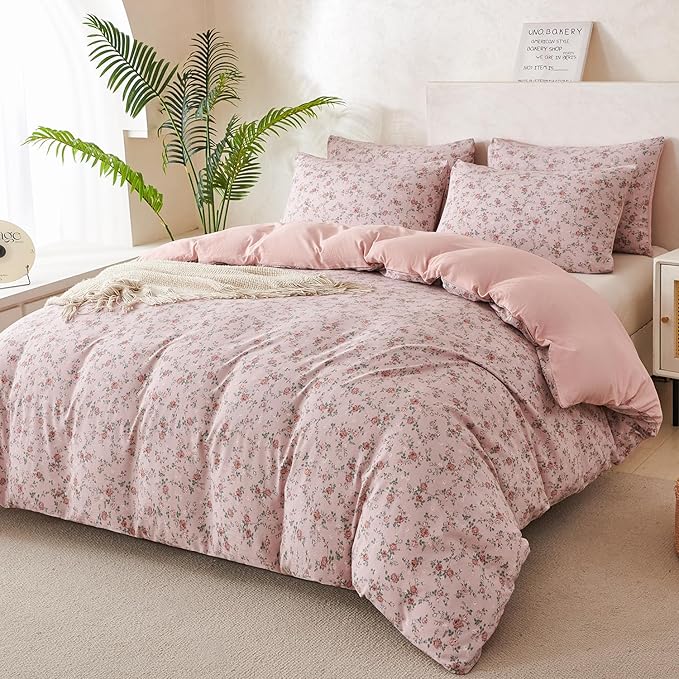 Queen Size Comforter Set Floral 3 Pieces Soft Chic Seersucker Garden Style Pink Flower Print Botanical Comforter for All Seasons Luxury Warmth Comfy Breathable with 2 Pillowcases