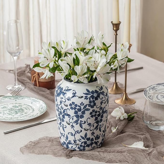 Blue and White Vintage Vase, Ceramic Chinoiserie Floral Vases, Retro Ice Cracked Round Farmhouse Rustic Large Flower Vases for Home Decor Centerpieces, Living Room, Bookshelf, Office 7.8 Inch