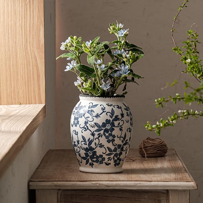 Blue and White Vintage Vase, Ceramic Chinoiserie Floral Vases, Round Farmhouse Rustic Table Centerpiece, Tuscan Home Decor, Large Crackle Glaze Flower Vase for Living Room, Office 6.9 Inch