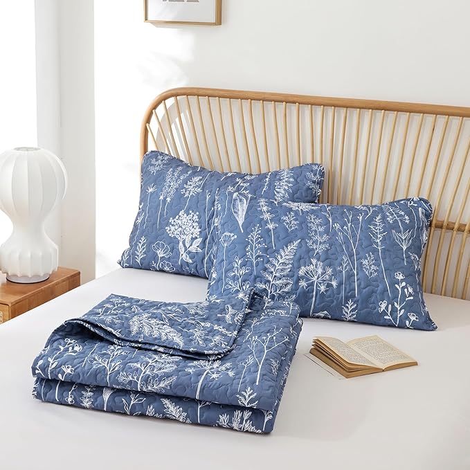 JANZAA Twin Quilt Infinity Blue Quilt Bed Spread Boho Quilt with Floral Pattern Microfiber Quilts Set 2 Pieces Lightweight Comforter Reversible Bedding Set, 1 Quil 66x90 inches, 1 Pillowcase