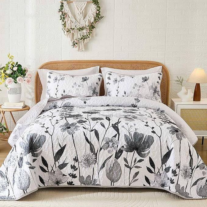 Anibedding Grey Quilt Set King, Floral Bedspread Soft Microfiber Lightweight King Size Quilt Bedding Sets Flower Coverlet for All Season(104"x90")