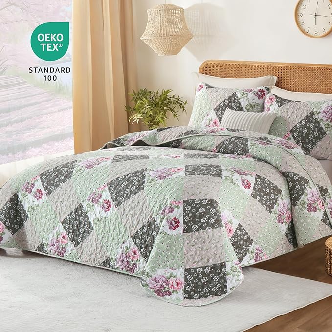Dinjoy Floral Plaid Patchwork Quilt Set King Size, Reversible Green Bedding Set Soft Microfiber Lightweight Bedspread Coverlet 3 Piece Fall Autumn Summer Use (110x90 inches)