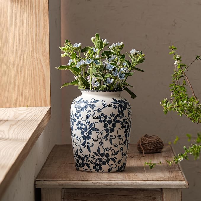 Blue and White Vintage Vase, Ceramic Chinoiserie Floral Vases, Retro Ice Cracked Round Farmhouse Rustic Large Flower Vases for Home Decor Centerpieces, Living Room, Bookshelf, Office 7.8 Inch