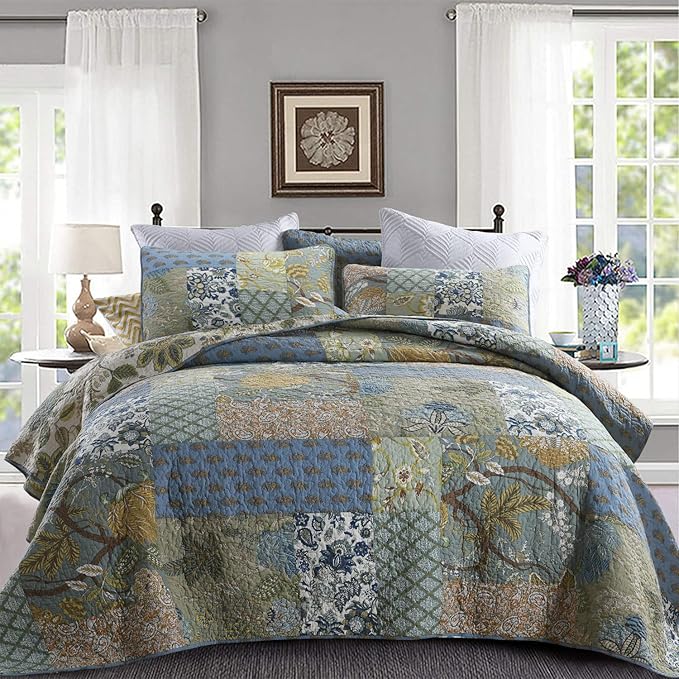 Yvooxny California King Quilt Set - Bohemian Farmhouse Patchwork Floral Pattern, Reversible Green, 110 x 118 Inch Quilt + 2 Pillowcases