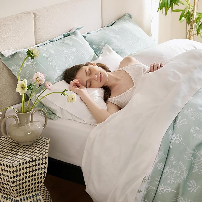 Bedsure Duvet Cover King Size - Reversible Floral Duvet Cover Set with Zipper Closure, Green Bedding Set, 3 Pieces, 1 Duvet Cover 104"x90" with 8 Corner Ties and 2 Pillow Shams 20"x36"