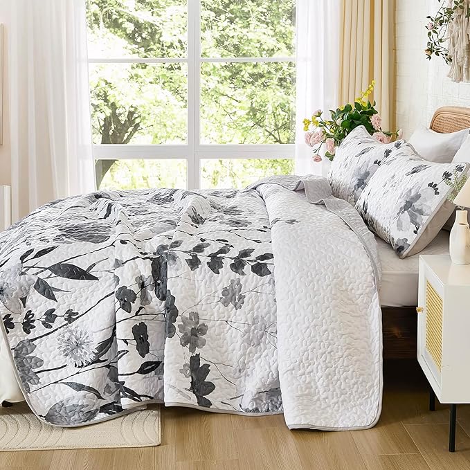 Anibedding Grey Quilt Set King, Floral Bedspread Soft Microfiber Lightweight King Size Quilt Bedding Sets Flower Coverlet for All Season(104"x90")