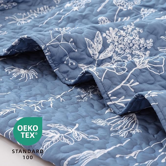 JANZAA Twin Quilt Infinity Blue Quilt Bed Spread Boho Quilt with Floral Pattern Microfiber Quilts Set 2 Pieces Lightweight Comforter Reversible Bedding Set, 1 Quil 66x90 inches, 1 Pillowcase