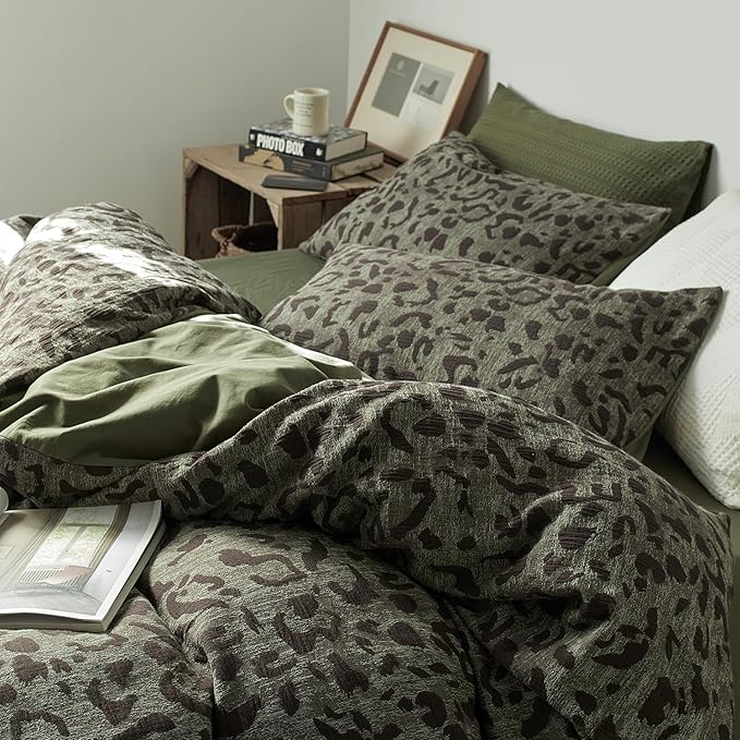 mixinni Leopard Duvet Cover King Size, Premium Yarn-Dyed Jacquard Cotton Duvet Cover with Green Leopard Print, Farmhouse Bedding Set with 2 Pillowcases Perfect for Him and Her-(King Size, Green)