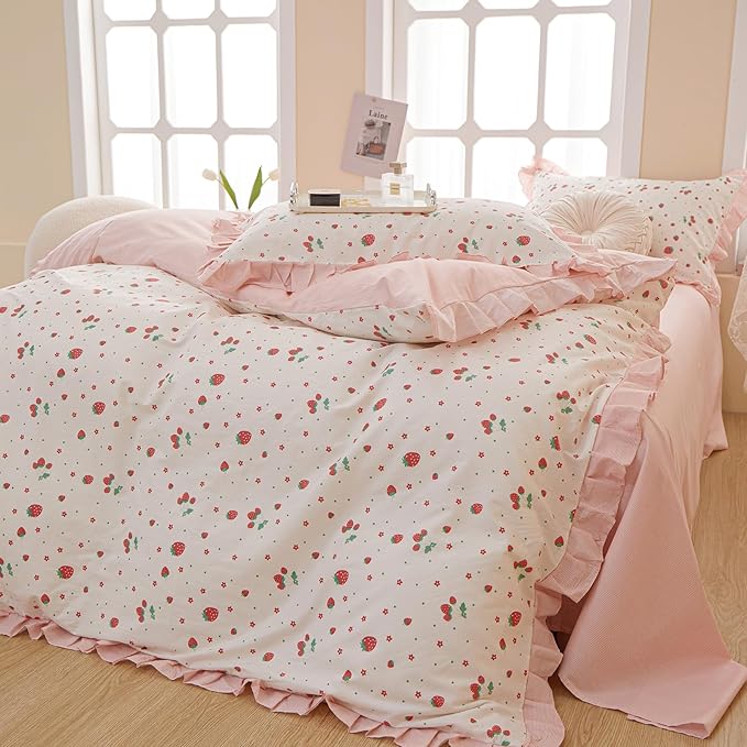 HighBuy Strawberry Full Comforter Set Cute Ruffle Bedding Comforter with 2 Pillowcases Fluffy Kawaii Bedding Sets Full Girl Ruffled Comforter Sets for All Season,Lightweight