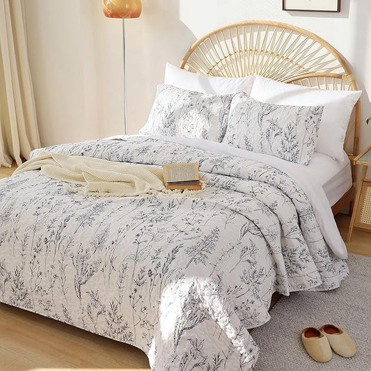 JANZAA Quilt King Size White Quilt Bed Spread Boho Quilt with Floral Pattern Microfiber Quilts Set 3 Pieces Lightweight Comforter Reversible Bedding Set 1Quilt（104x90 inches） and 2 Pillow Cases