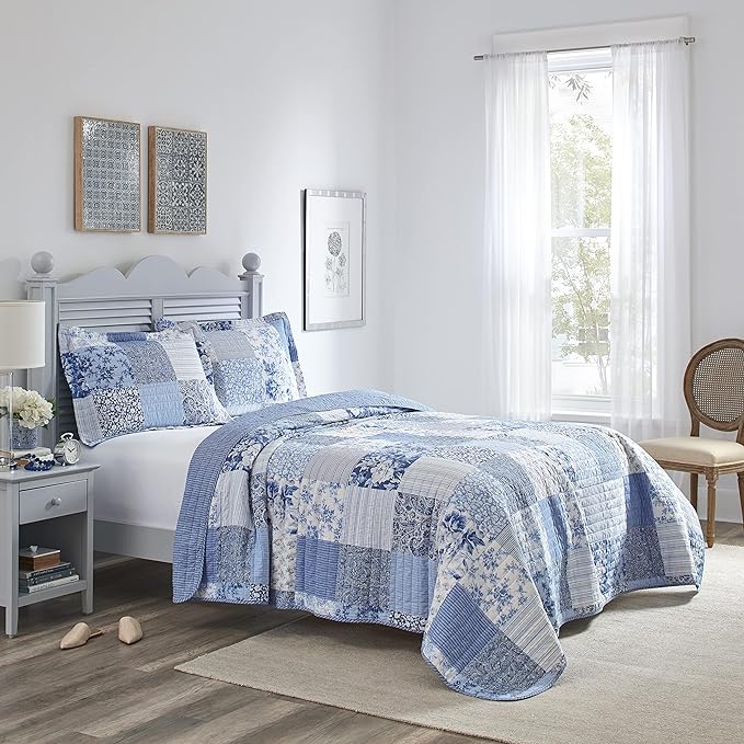 Laura Ashley - Queen Quilt Set, Soft & Reversible Cotton Floral Bedding with a Medium Weight Feel, 3 Piece Bed Set with Matching Pillowcases (Paisley Printed Patchwork Blue)
