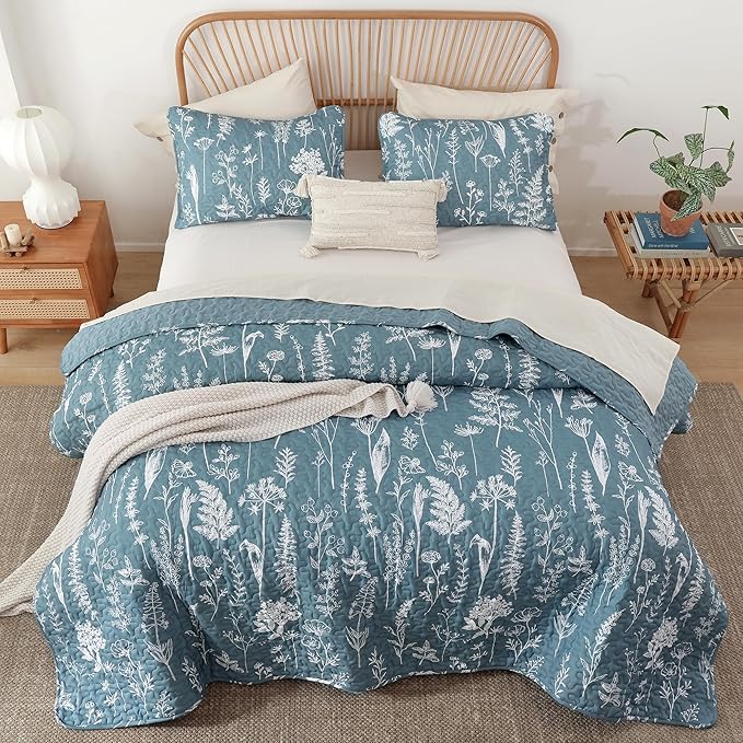 JANZAA Quilts Queen Size Bed Spread Botanical 3 Pieces Quilts Queen Size Sets with Floral Pattern Lightweight Microfiber Bedding Reversible 1 Quilt and 2 Pillow Cases-Mineral Blue