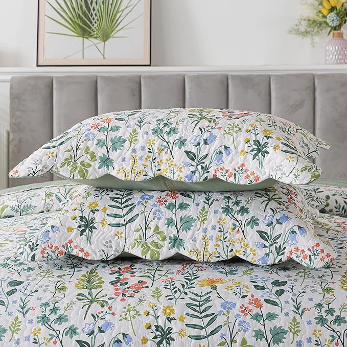 HoneiLife Queen Quilt Bedding Set - 3 Pieces Microfiber Quilt Sets Lightweight Bedspreads Reversible Coverlets Retro Bed Cover Floral Bedding Set Wildflower Quilts All Season Use
