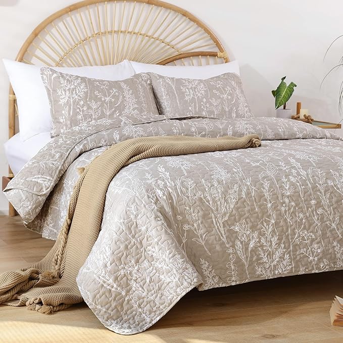 JANZAA Quilt King Size Oatmeal Quilt Bed Spread Boho Quilt with Floral Pattern Microfiber Quilts Set 3 Pieces Lightweight Comforter Reversible Bedding Set 1Quilt（104x90 inches） and 2 Pillow Cases