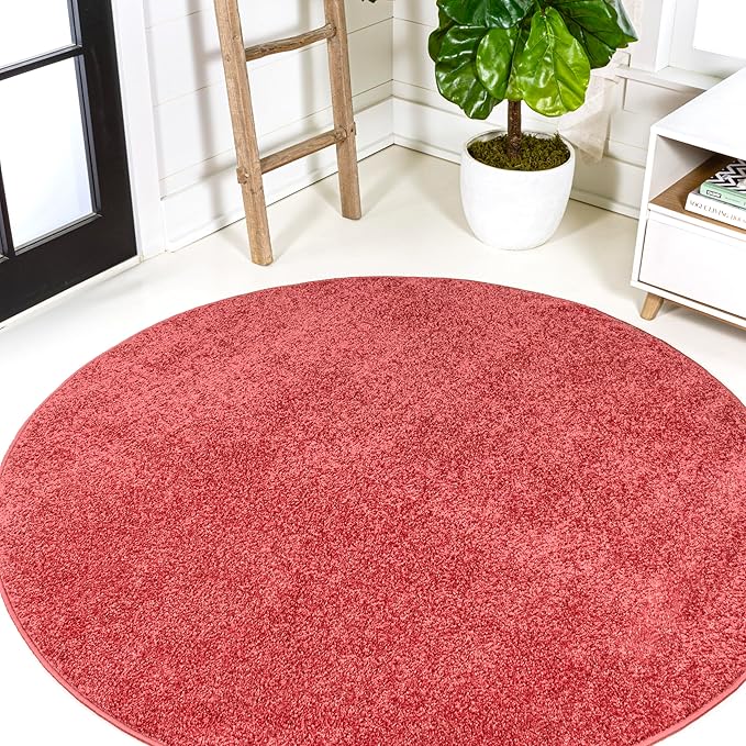 JONATHAN Y Haze Solid Low-Pile Red 4' Round Indoor Area Rug, Coastal,Bohemian,Minimalist,Classic, Easy-Cleaning for Living Room,Bedroom,Kitchen,Pet Friendly,Non-Shedding (SEU100E-4R)