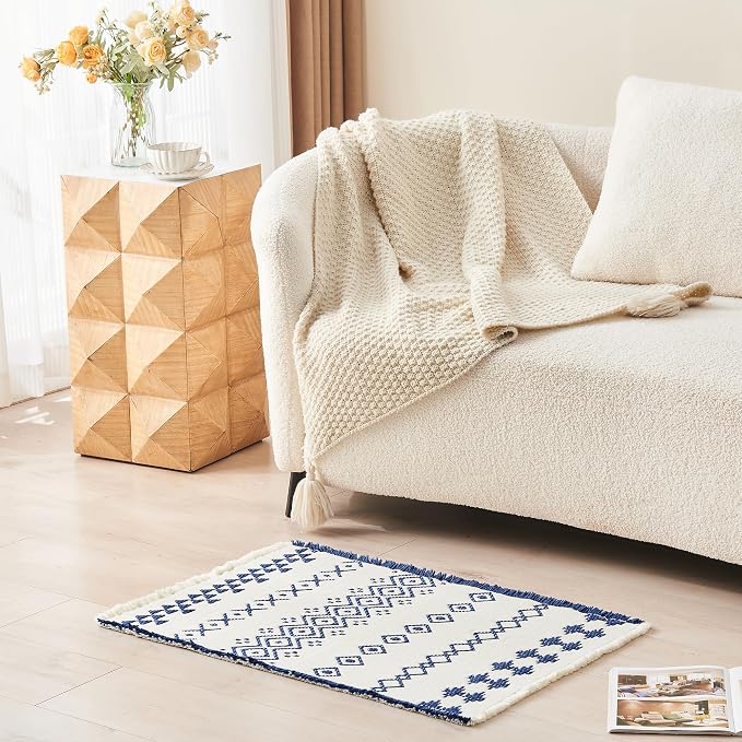 Douceur Boho Bath mat for Bathroom Floor Non Slip, Acrylic Blend Cute Bath Rugs with Tassels, Blue and Cream White Tribal Ethnic Pattern Farmhouse Bathroom Rugs, 15.7" x 23.6"