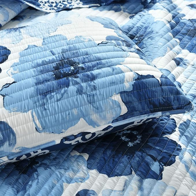 Lush Decor Leah Reversible Floral Quilt Set, 3 Piece Set, Full/ Queen, Navy & White - Watercolor Botanical - Cottage Core - French Country Decor- Bedding Queen Size