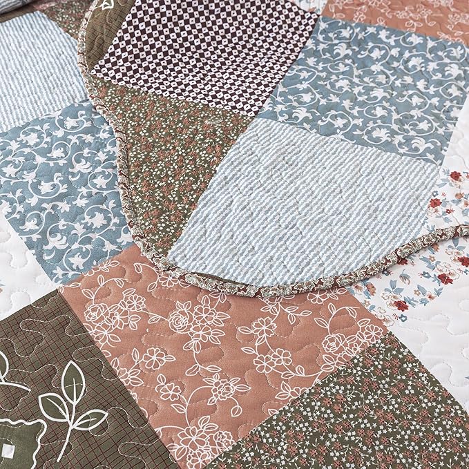 HoneiLife Quilt Set Twin Size - 2 Piece Microfiber Quilts Reversible Bedspreads Patchwork Coverlets Floral Bedding Set All Season Quilts- Splicing Mocha Rose