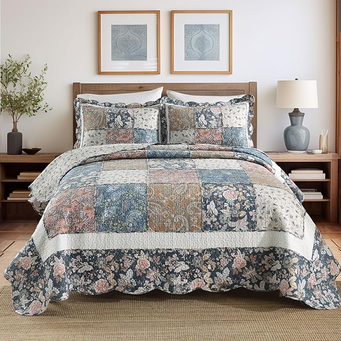 Yvooxny 3-Piece Quilt Set King Size Quilted Bedspread Reversible Country Style Blue Floral Paisley Real Patchwork Bedding Quilt Set with Ruffles with Pillowcases for All Seasons, 108 * 96 Inches