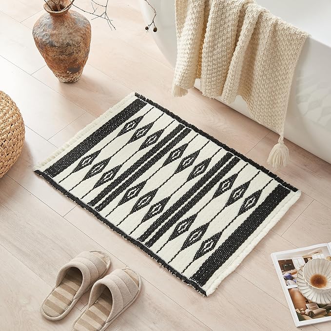 Douceur Boho Bath mat for Bathroom Floor Non Slip, Acrylic Blend Cute Bath Rugs with Tassels, Farmhouse Bathroom Rugs with Geometric Tribal Ethnic Pattern Design in Black and Cream White, 20" x 32"