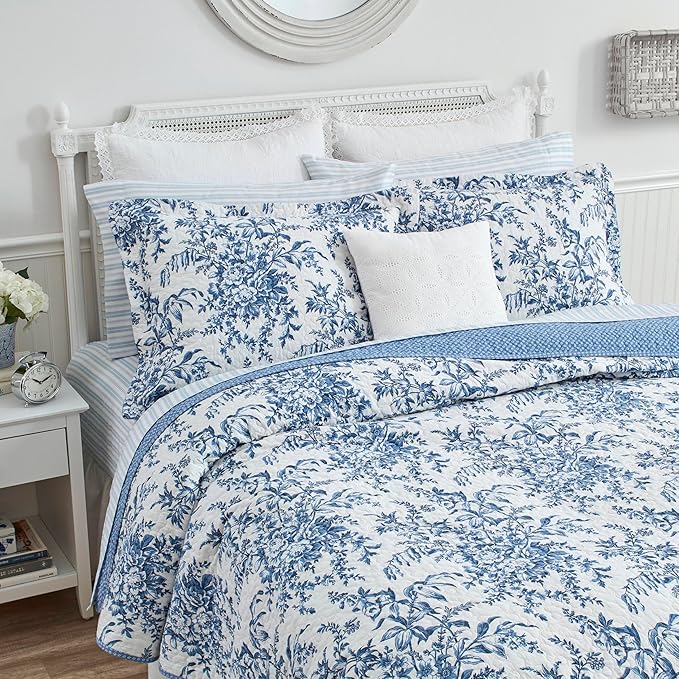 Laura Ashley Home - Bedford Collection - Luxury Premium Ultra Soft Quilt Set, Comfortable & Stylish, All Season Bedding, King, Delft