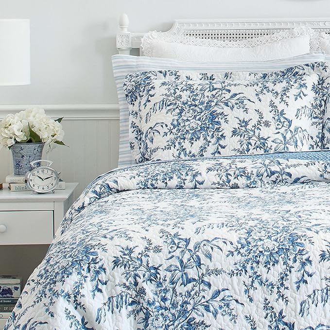 Laura Ashley Home - Bedford Collection - Luxury Premium Ultra Soft Quilt Set, Comfortable & Stylish, All Season Bedding, King, Delft