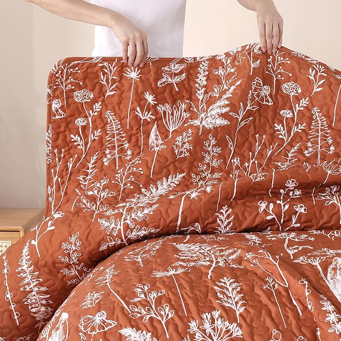 JANZAA Twin Quilt Terracotta Quilt Bed Spread Boho Quilt with Floral Pattern Microfiber Quilts Set 2 Pieces Lightweight Comforter Reversible Bedding Set,1Quilt 66x90 inches,1 Pillowcase