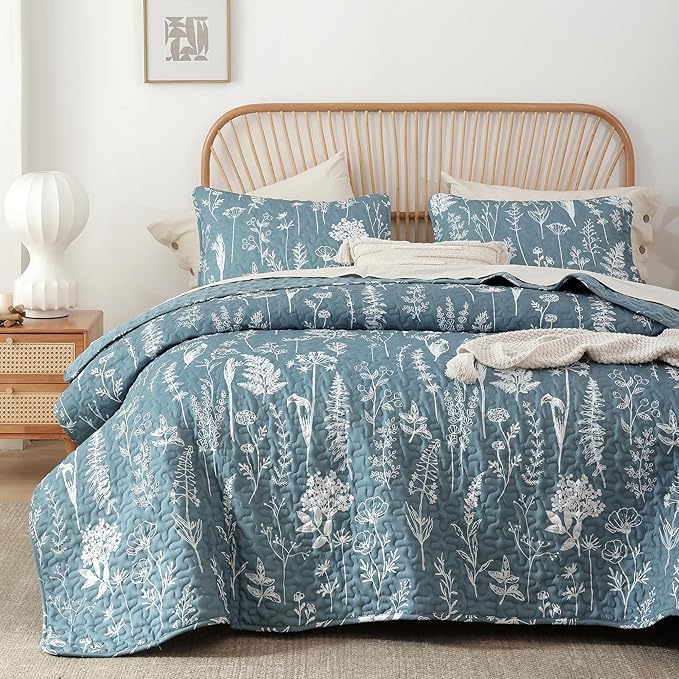 JANZAA Quilts Queen Size Bed Spread Botanical 3 Pieces Quilts Queen Size Sets with Floral Pattern Lightweight Microfiber Bedding Reversible 1 Quilt and 2 Pillow Cases-Mineral Blue