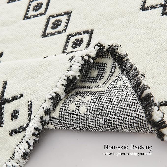 Douceur Boho Bath mat for Bathroom Floor Non Slip, Acrylic Blend Cute Bath Rugs with Tassels, Blue and Cream White Tribal Ethnic Pattern Farmhouse Bathroom Rugs, 15.7" x 23.6"