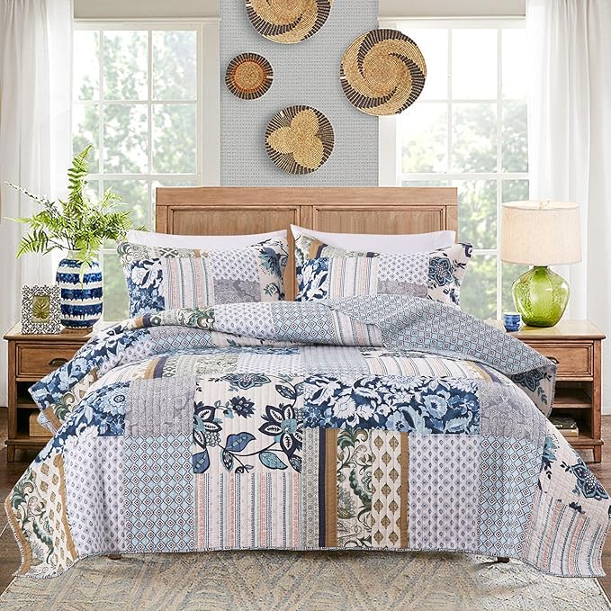 Yvooxny Queen Quilt Set Reversible Quilted Bedspread 3-Piece Lightweight Floral Real Patchwork Coverlet Bedding Set with Pillowcases for All Seasons, 98 * 90 Inches
