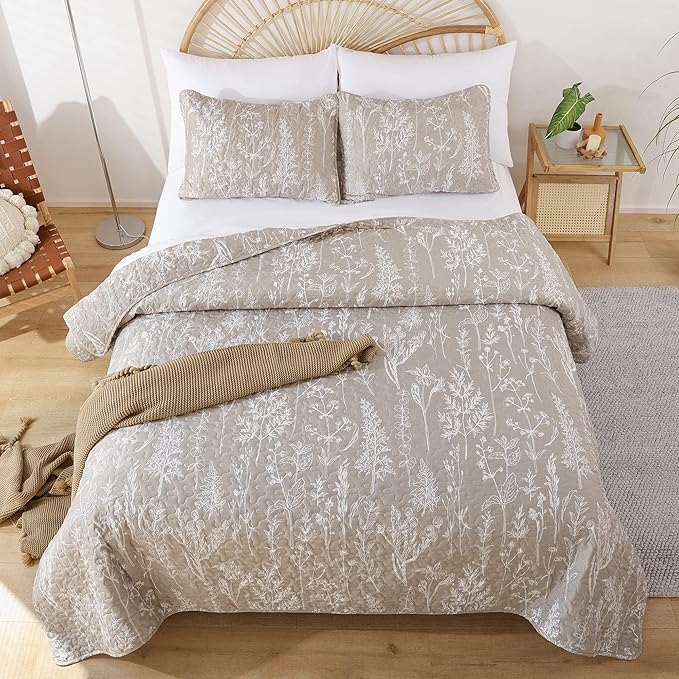 JANZAA Twin Quilt Oatmeal Quilt Bed Spread Boho Quilt with Floral Pattern Microfiber Quilts Set 2 Pieces Lightweight Comforter Reversible Bedding Set 1Quilt（66x90 inches）,1 Pillow Cases