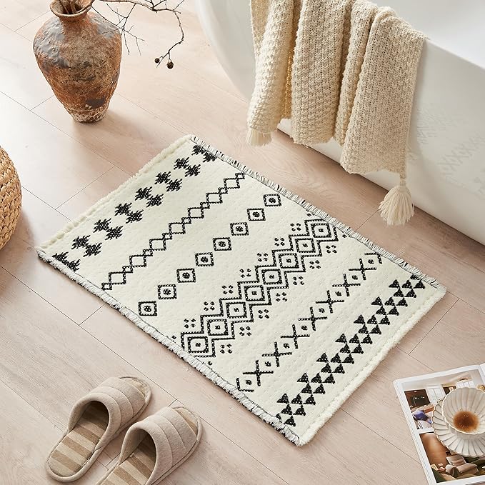 Douceur Boho Bath mat for Bathroom Floor Non Slip, Acrylic Blend Cute Bath Rugs with Tassels, Black and Cream White Tribal Ethnic Pattern Farmhouse Bathroom Rugs
