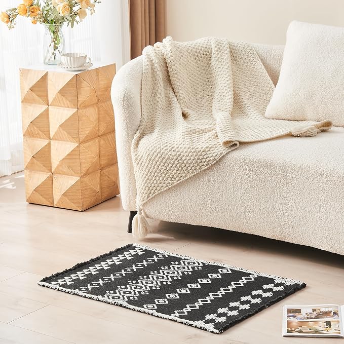 Douceur Boho Bath mat for Bathroom Floor Non Slip, Acrylic Blend Cute Bath Rugs with Tassels, Tribal Ethnic Pattern Farmhouse Bathroom Rugs, 20" x 32", Black