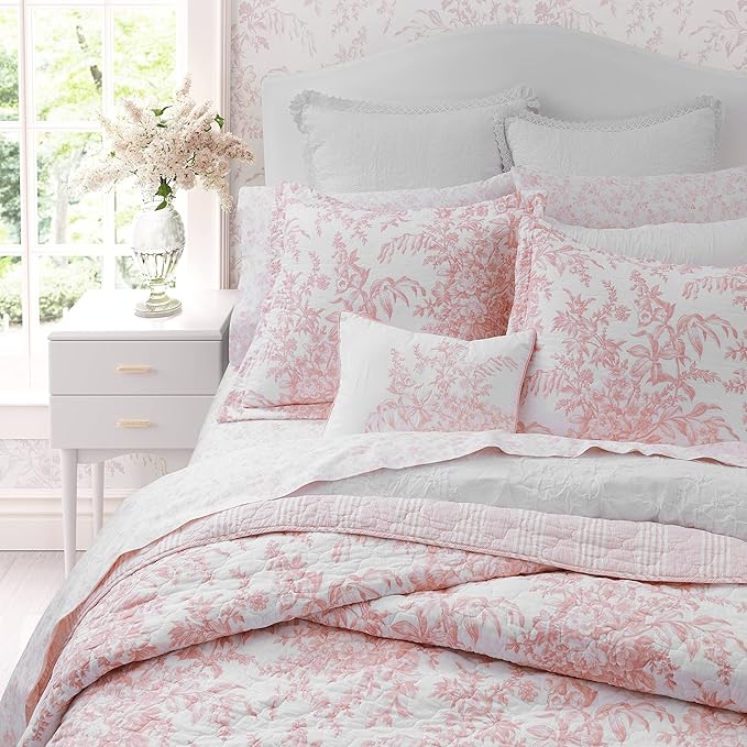 Laura Ashley - King Quilt Set, Soft & Reversible Cotton Floral Bedding with a Medium Weight Feel, 3 Piece Bed Set with Matching Pillowcases (Bedford Pink)