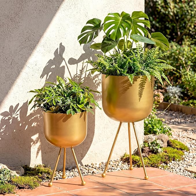 Frienda 2 Pack Mid Century Modern Decor Mid Century Modern Planter Metal Flowerpot with Stands Stylish Floor-Standing Flowerpot for Boho Home Office Indoor Outdoor Decor 20", 18" h (Gold)