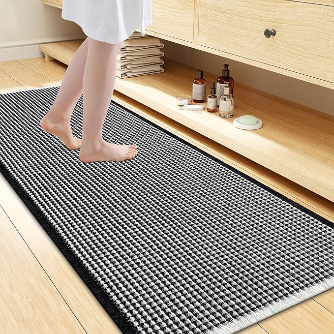 Smiry Waffle Bath Mat 47x24, Extra Soft Absorbent Bathroom Rugs, Non Slip Machine Washable Quick Dry Bath Rugs for Bathroom Floor, Tub, Shower, Home Decor Accessories, Black & Cream