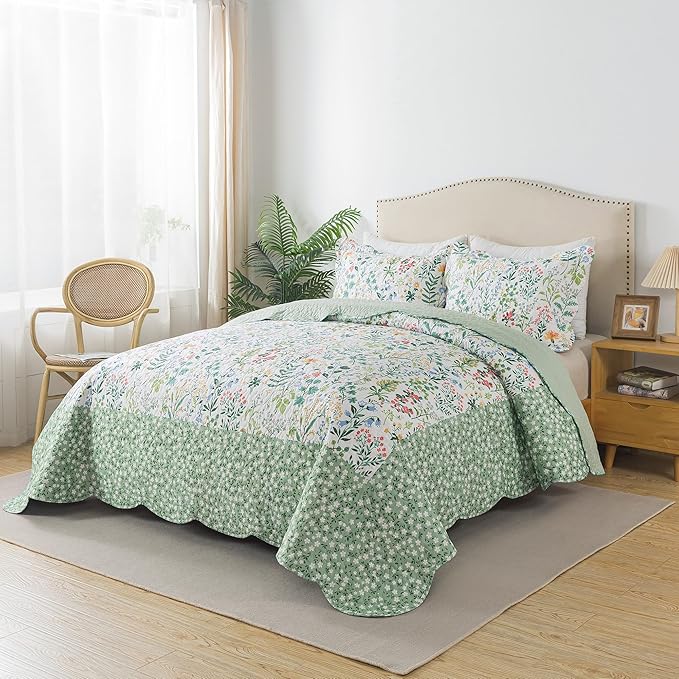 HoneiLife Bedspread Set - California King Quilt, 3-Piece Microfiber Bedspread Set, Green & White Floral Pattern, Extra Large 120x120 Bedding for All Seasons