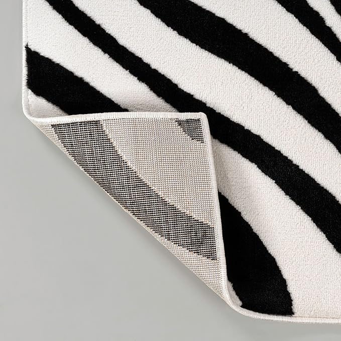 JONATHAN Y Maribo High-Low Abstract Striped Black/White 4x6 Area Rug Indoor, Non-Shedding, Stain Resistant for Bedroom, Living Room, Kitchen (SCN103F-4)