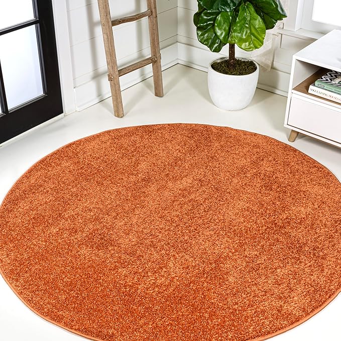 JONATHAN Y Haze Solid Low-Pile Orange 4' Round Indoor Area Rug, Coastal,Bohemian,Minimalist,Classic, Easy-Cleaning for Living Room,Bedroom,Kitchen,Pet Friendly,Non-Shedding (SEU100M-4R)