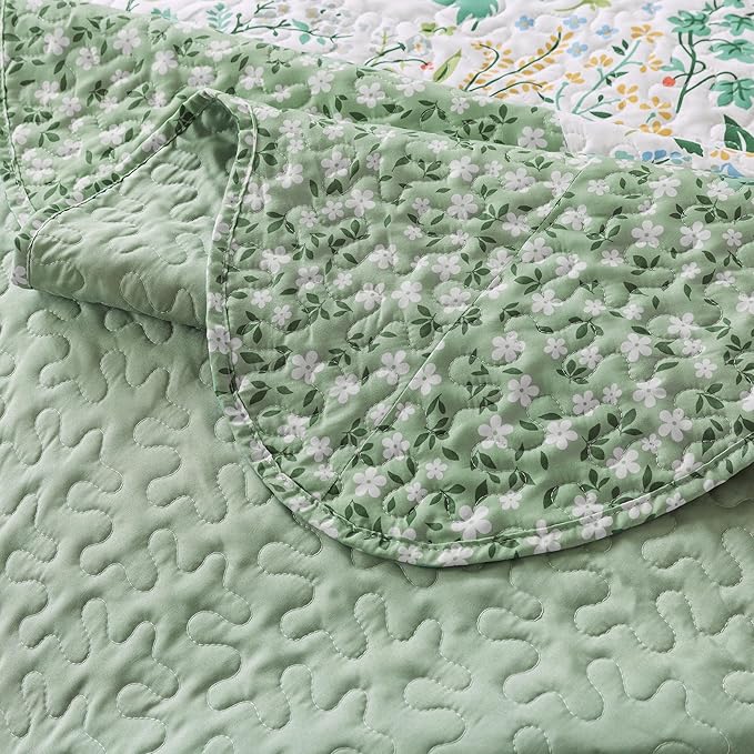 HoneiLife Bedspread Set - California King Quilt, 3-Piece Microfiber Bedspread Set, Green & White Floral Pattern, Extra Large 120x120 Bedding for All Seasons