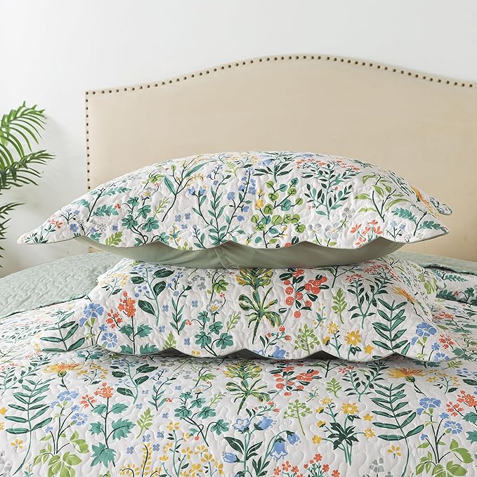 HoneiLife Bedspread Set - California King Quilt, 3-Piece Microfiber Bedspread Set, Green & White Floral Pattern, Extra Large 120x120 Bedding for All Seasons