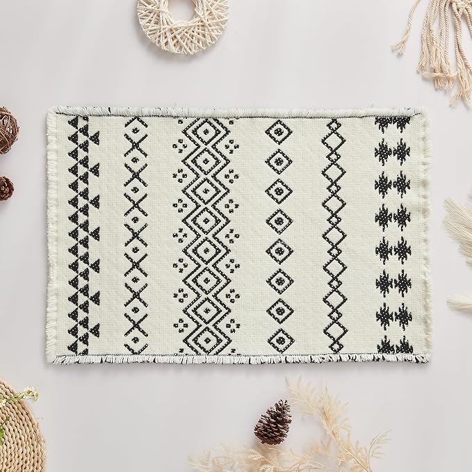 Douceur Boho Bath mat for Bathroom Floor Non Slip, Acrylic Blend Cute Bath Rugs with Tassels, Black and Cream White Tribal Ethnic Pattern Farmhouse Bathroom Rugs