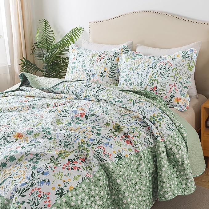 HoneiLife Oversized Queen Bedspread - Floral Quilt Sets 106"x106",3-Piece Lightweight Bedspreads Microfiber Coverlets Queen Quilt Bedding Sets Wildflower Quilts for All Season Use