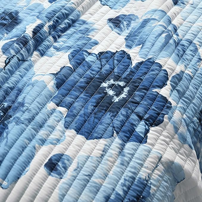 Lush Decor Leah Reversible Floral Quilt Set, 3 Piece Set, Full/ Queen, Navy & White - Watercolor Botanical - Cottage Core - French Country Decor- Bedding Queen Size