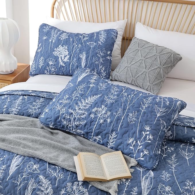 JANZAA Twin Quilt Infinity Blue Quilt Bed Spread Boho Quilt with Floral Pattern Microfiber Quilts Set 2 Pieces Lightweight Comforter Reversible Bedding Set, 1 Quil 66x90 inches, 1 Pillowcase
