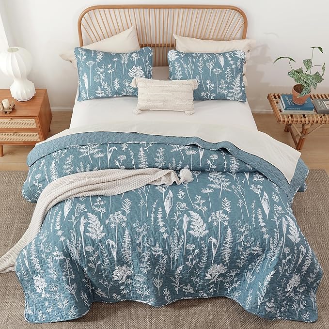 JANZAA Quilt King Size Mineral Blue Quilt Bed Spread Boho Quilt with Floral Pattern Microfiber Quilts Set 3 Pieces Lightweight Comforter Reversible Bedding Set,1Quilt 104x90 inches, 2 Pillowcases